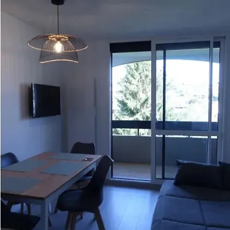 Confortable A 19 M² Avec Balcon 빌라르 드 랑