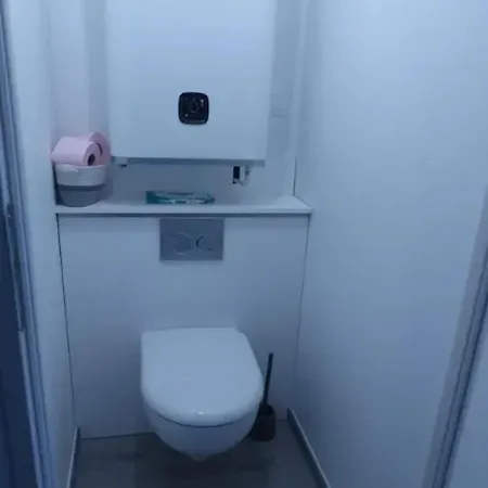 아파트 Confortable A 19 M² Avec Balcon *