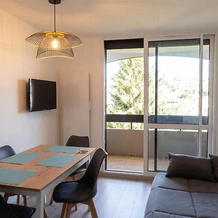 Confortable A 19 M² Avec Balcon 빌라르 드 랑