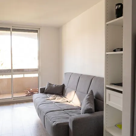 아파트 Confortable A 19 M² Avec Balcon *