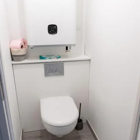 아파트 Confortable A 19 M² Avec Balcon *