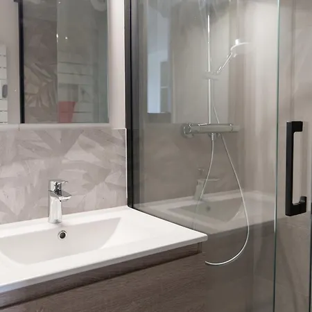 Confortable A 19 M² Avec Balcon 빌라르 드 랑