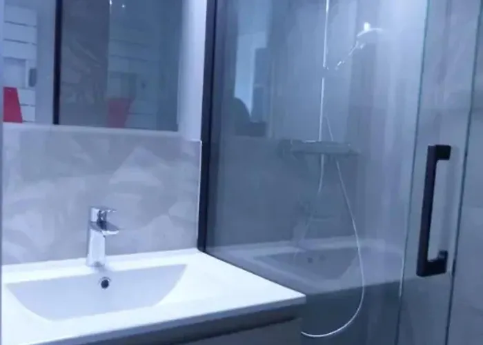 Confortable A 19 M² Avec Balcon